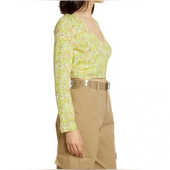 Nordstrom BP. Green Hannah Kate Surplice V Neck Floral Crop Top - Picture 3 of 4
